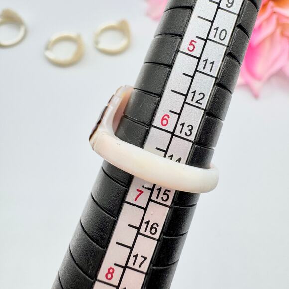 Carved Mother Of Pearl MOP Ring Lot Beachy Tropical Vacation Beach Wedding 4 Pcs - Picture 9 of 13